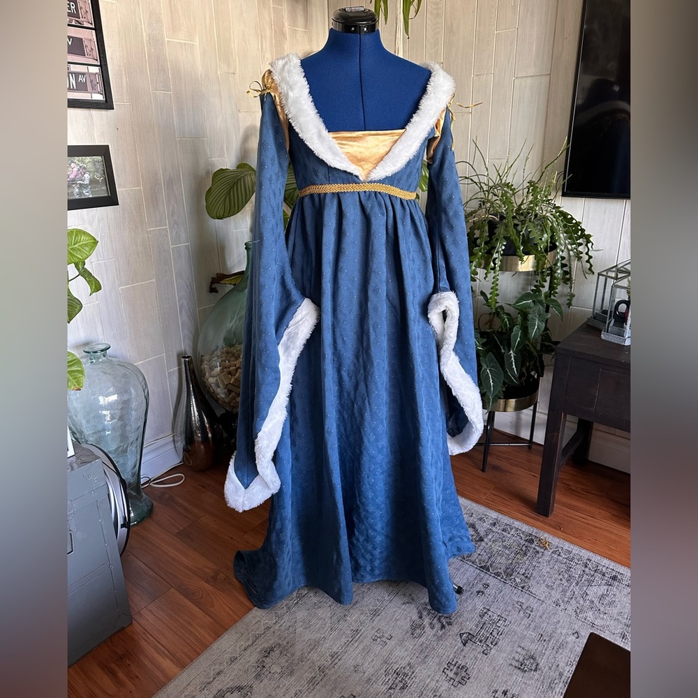 Elegant Blue and Gold Women's Dress